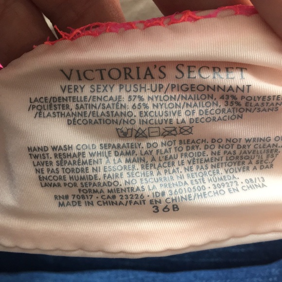 Victoria’s Secret Very Sexy Push Up Bra - Picture 2 of 2